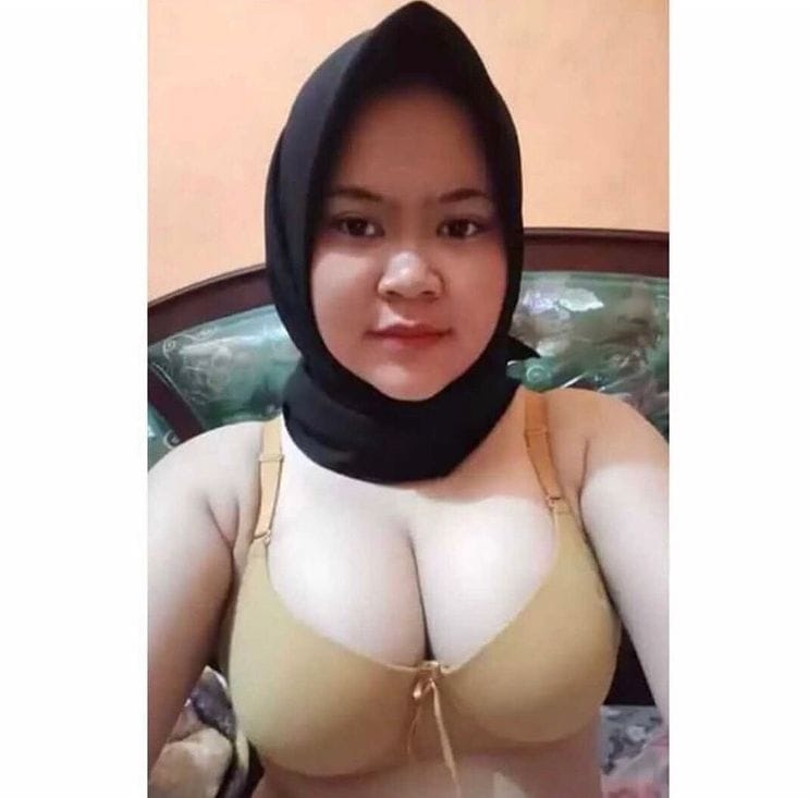 Viral Yandex Tante Hijab Gemoy di Tepuk2 Pantat Gemetar Masuk Botol Handbody Hot Video New